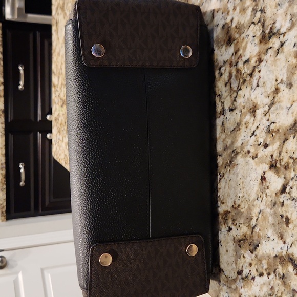 Michael Kors Black and Brown Tote Bag - Picture 6 of 9